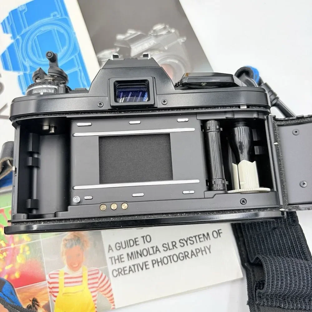MINOLTA X-570 35mm SLR Camera Kit Tested 75-205mm 35-135mm Lenses